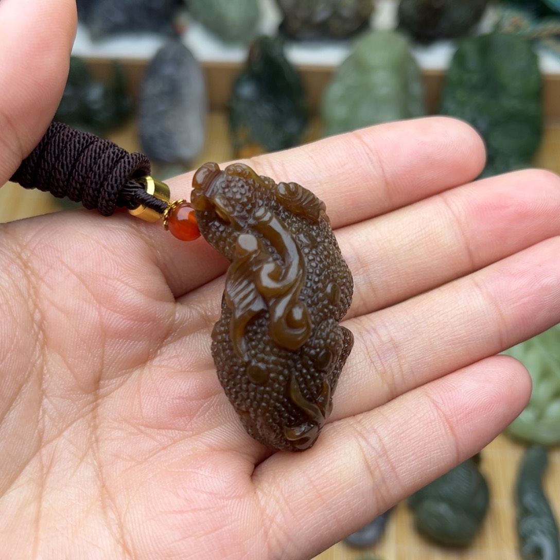 和田玉颈饰未镶嵌