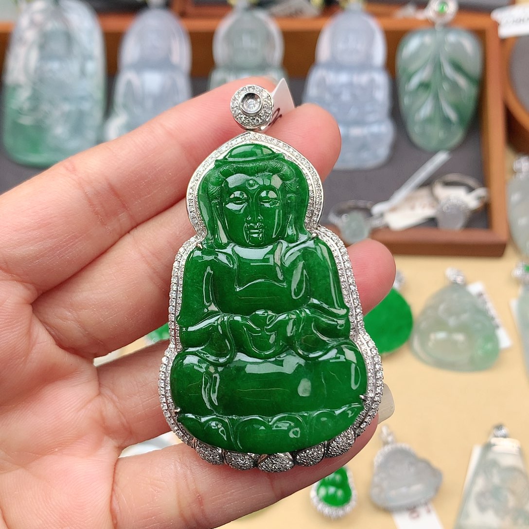 翡翠颈饰18K金镶嵌观音