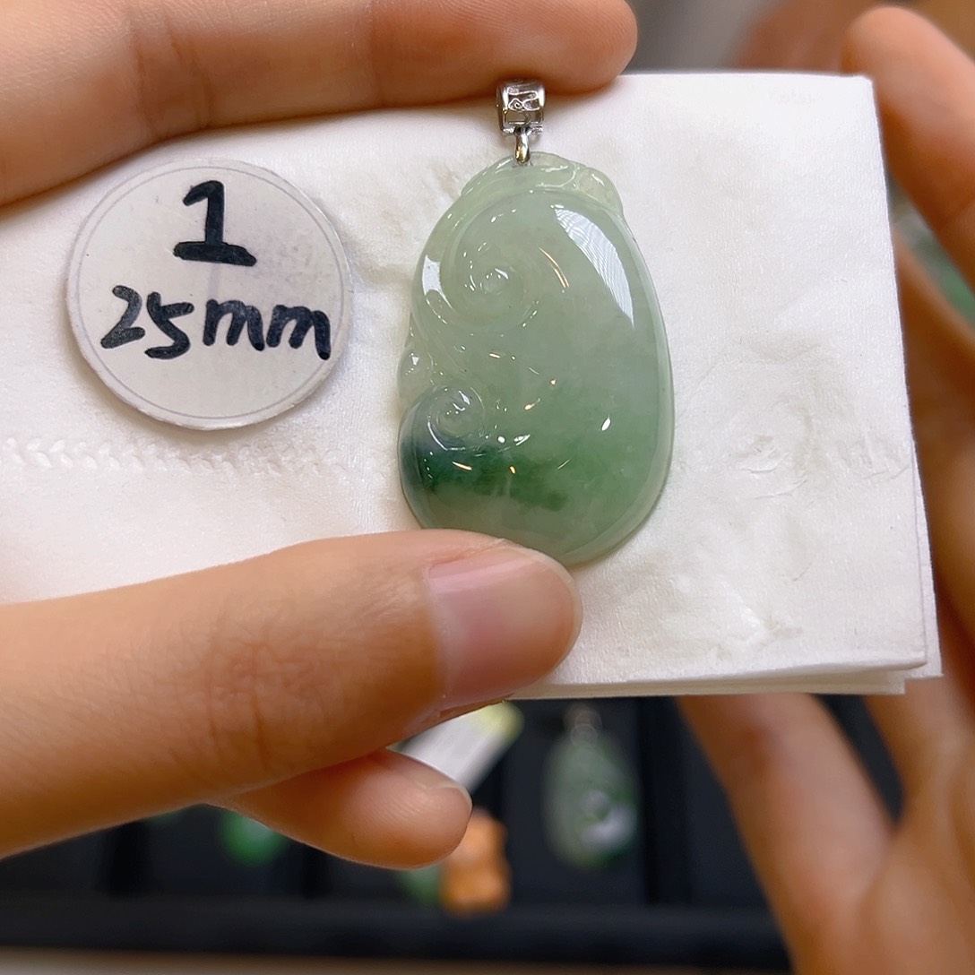 翡翠吊坠(不含链)18K金镶嵌翡翠