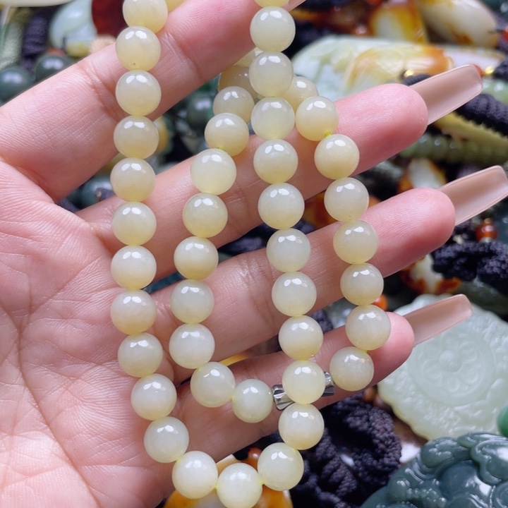 和田玉颈饰未镶嵌