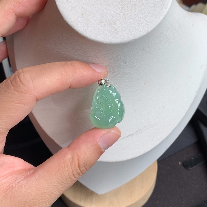 翡翠吊坠(不含链)18K金镶嵌