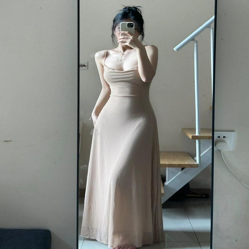 感沙滩高级修身收腰度假长裙显瘦风甜美吊带连衣裙清冷感法式海边