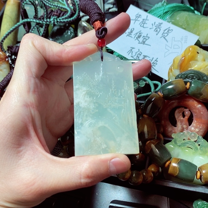 蛇纹石玉颈饰未镶嵌