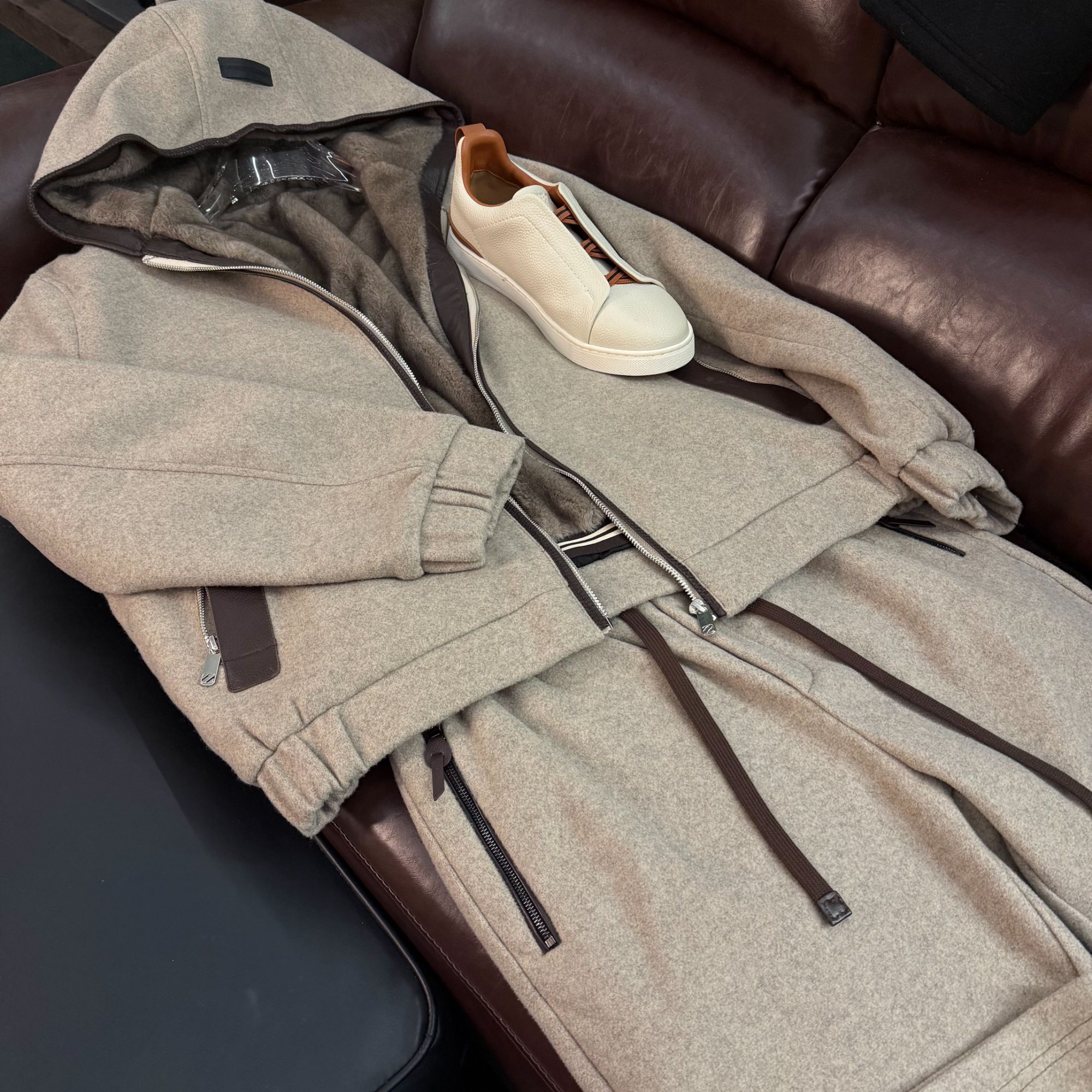 阿山马年限定2026年老钱风秋冬套装运动男款轻奢休闲高奢弹力情侣