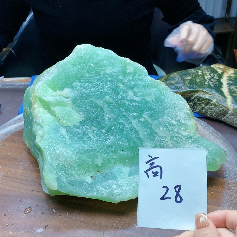 【闪购商品】未镶嵌蛇纹石玉原石安****司