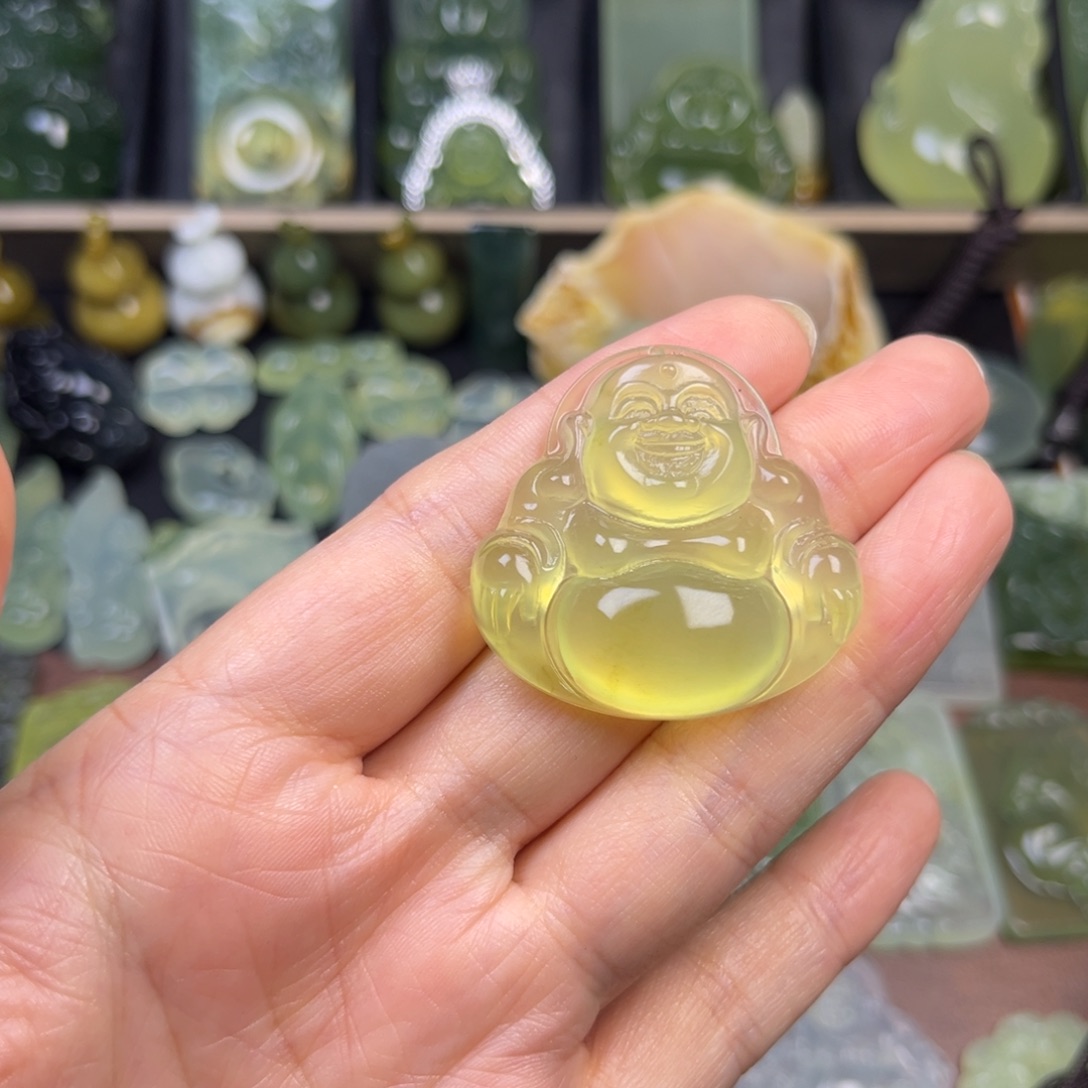 昨***现蛇纹石玉未镶嵌吊坠(赠链)