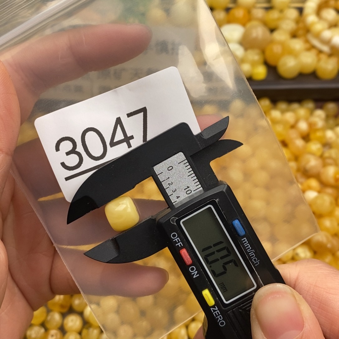 蜜蜡珠宝奇石未镶嵌