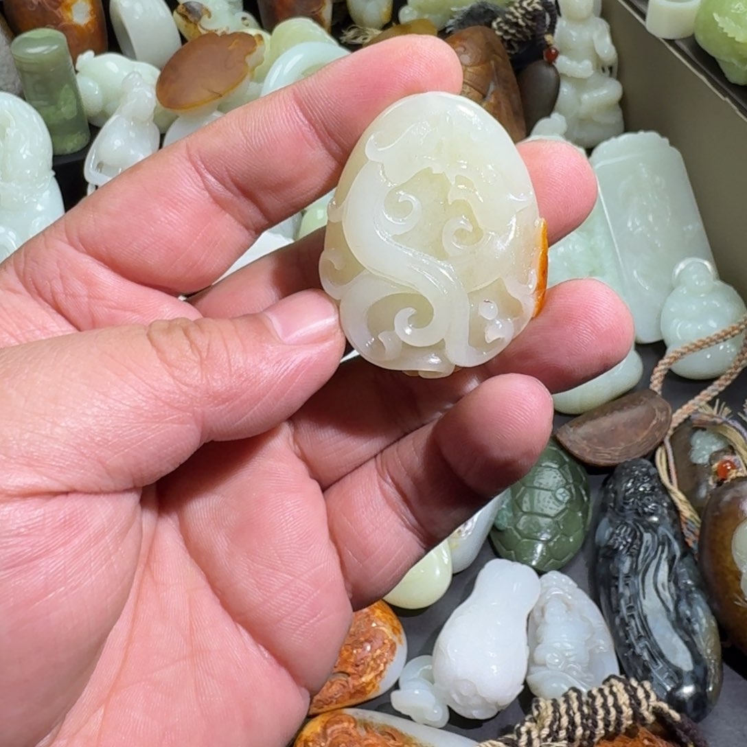 和田玉颈饰未镶嵌