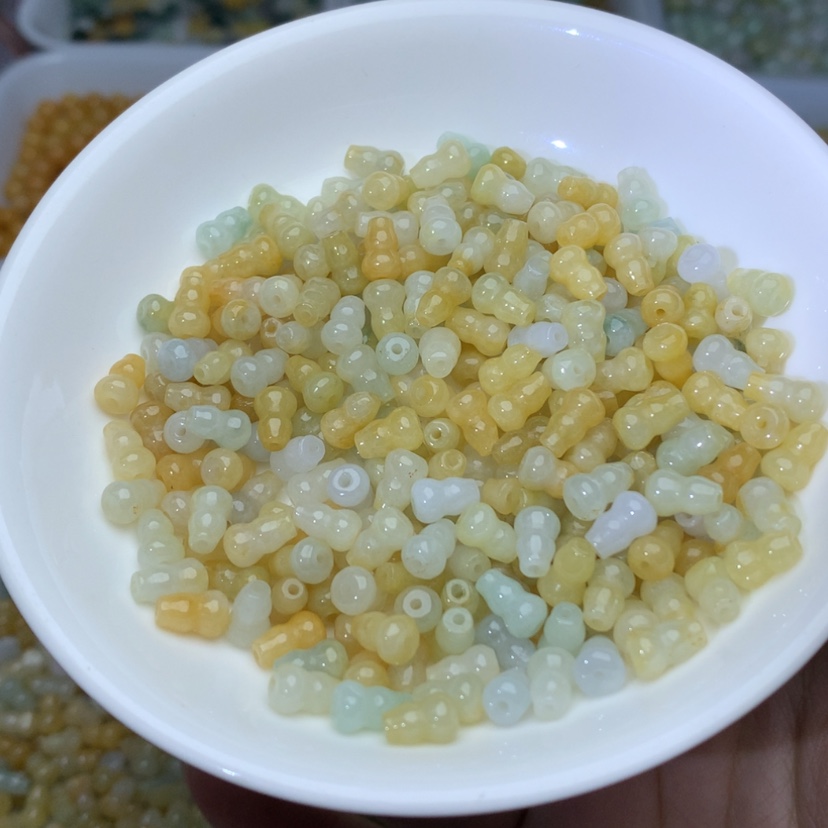 【闪购商品】翡翠手链未镶嵌卡5乘7.4冰黄葫芦50颗