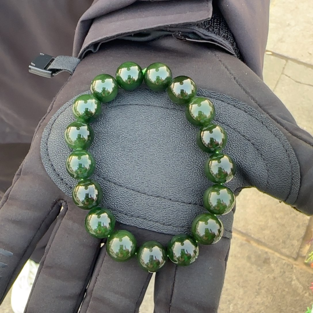 和田玉未镶嵌颈饰卡十二老油绿