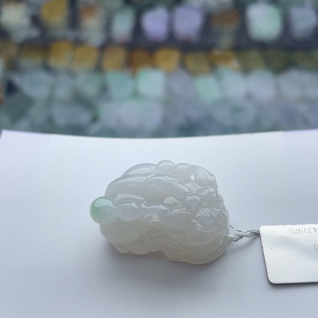 翡翠未镶嵌颈饰貔貅