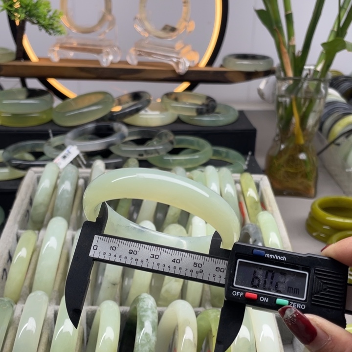 蛇纹石玉手镯未镶嵌221