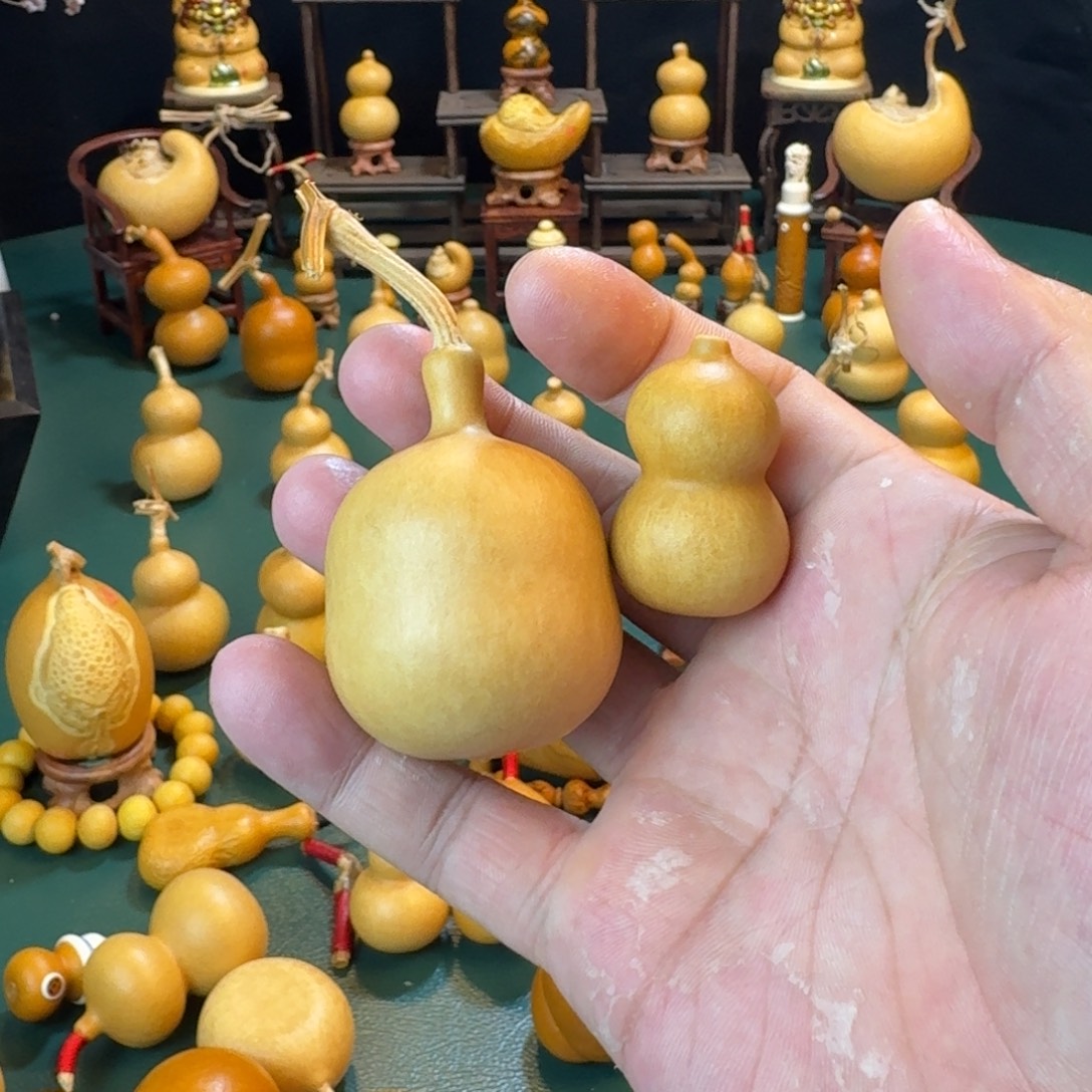 安***妍手把小葫芦八宝葫芦