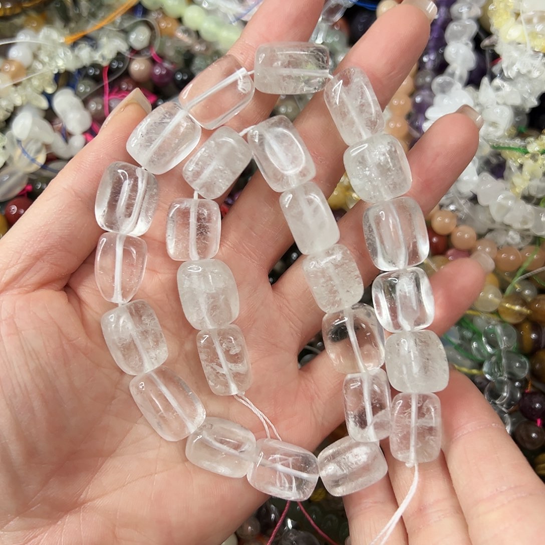 叫***玉玛瑙/玉髓未镶嵌珠宝半成品，天然白水晶长方糖一条