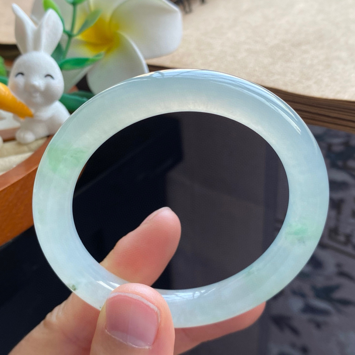 3.3批1395号翡翠手镯51.7-9.5-8.9冰绿果冻圆条！春日温柔！