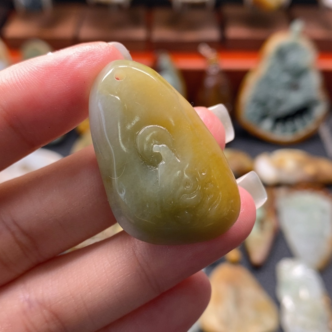 定制翡翠未镶嵌翡翠