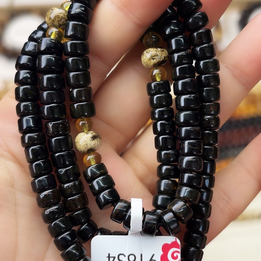 北***咪琥珀未镶嵌裸石七91634