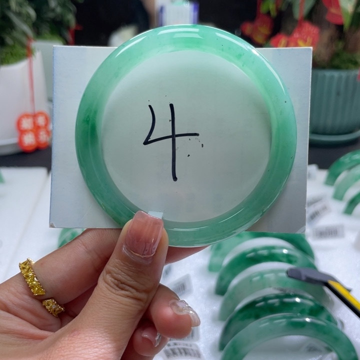 石英质玉手镯未镶嵌