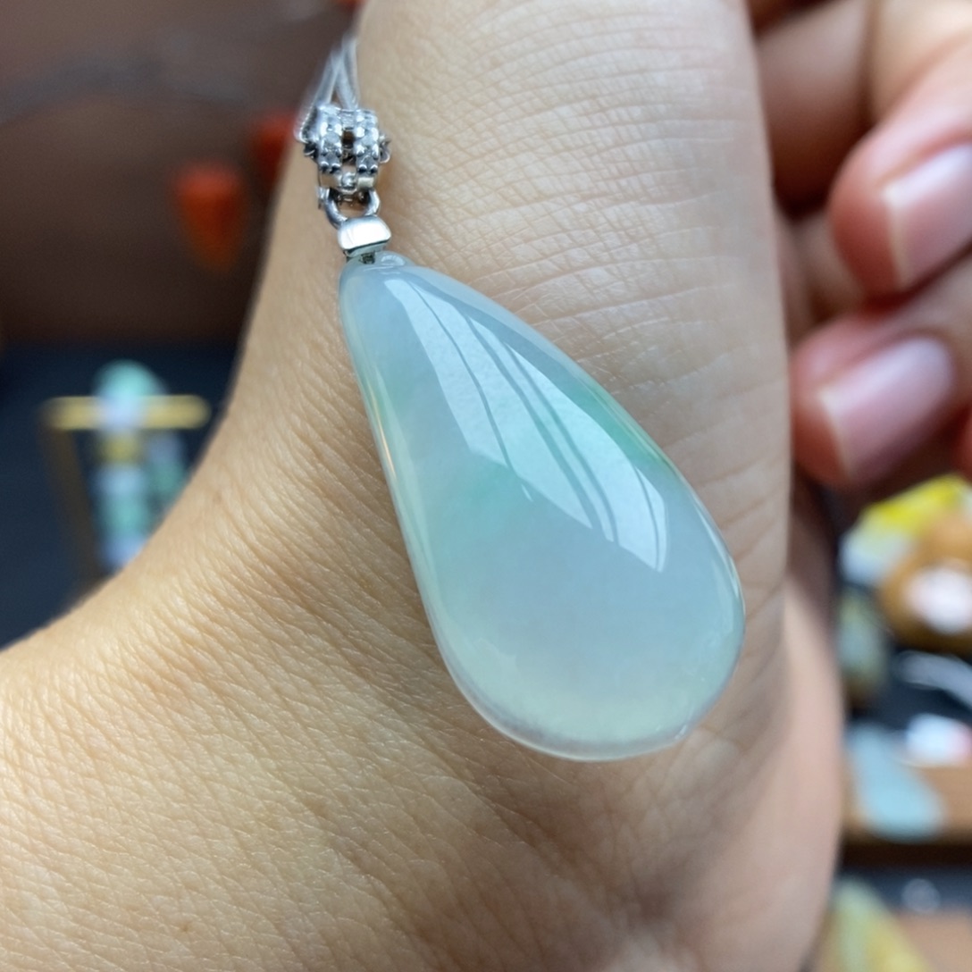 【闪购商品】颈饰银S925镶嵌翡翠54