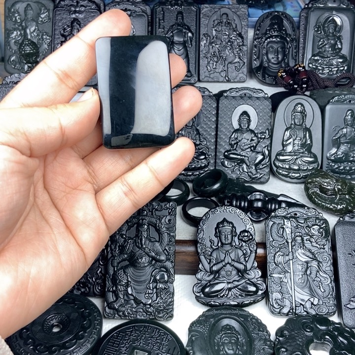 颈饰未镶嵌和田玉