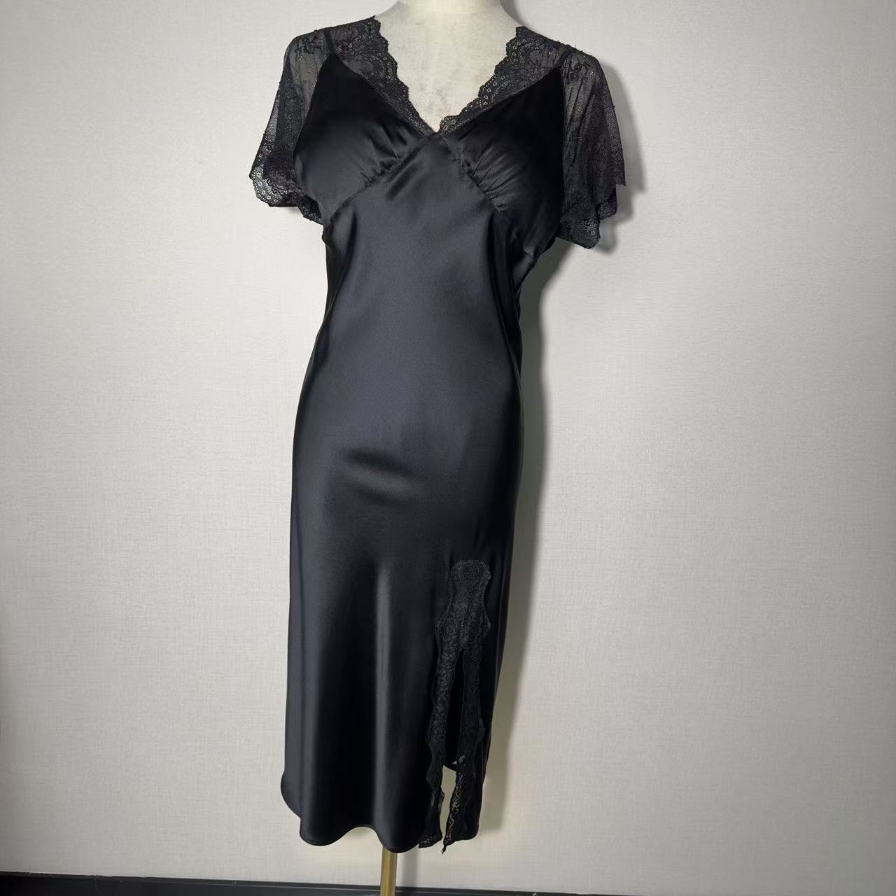 【日月禾】睡衣蕾丝性感杯垫重磅100桑蚕丝连衣裙S2026-2