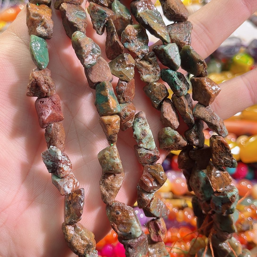 玛瑙/玉髓未镶嵌珠宝半成品绿奥宝原矿一条11mm