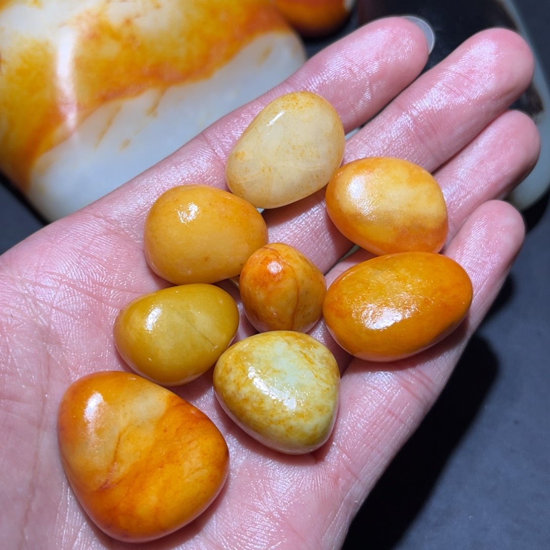 和田玉未镶嵌珠宝奇石