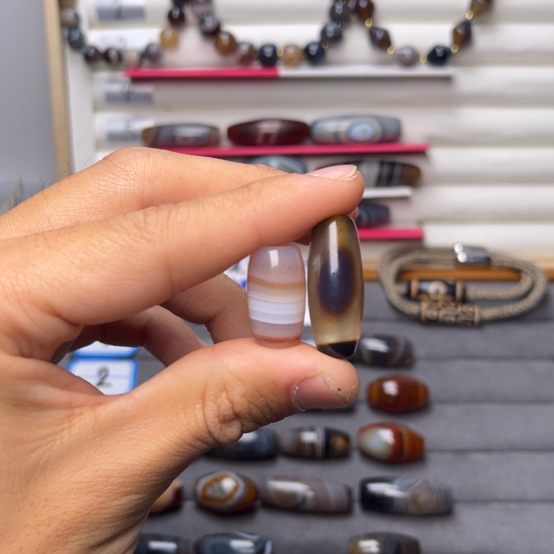 谢***怂玛瑙/玉髓合金颈饰