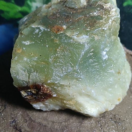 蛇纹石玉未镶嵌珠宝奇石