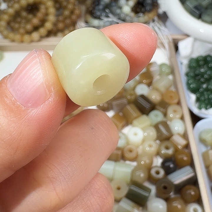 和田玉未镶嵌颈饰25