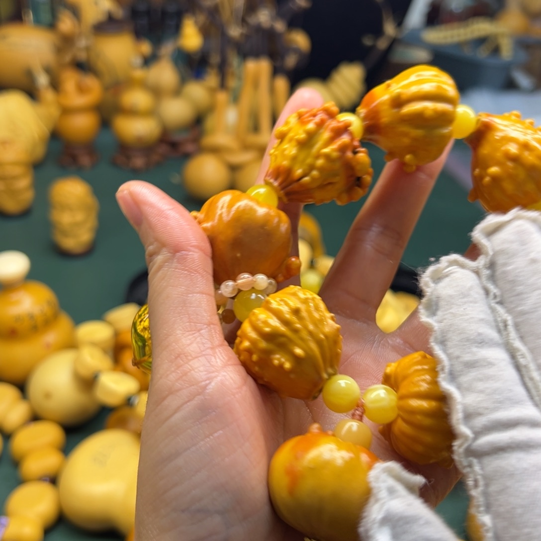 自***在大叶紫檀（黑酸枝木类）