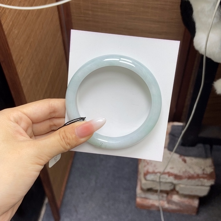 翡翠手镯未镶嵌61圈口