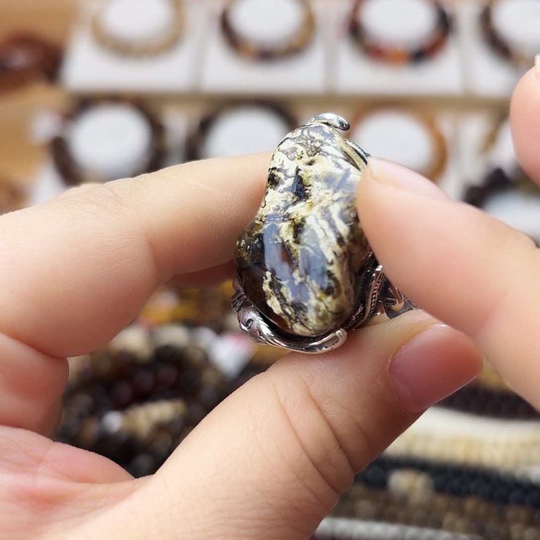 琥珀未镶嵌裸石大