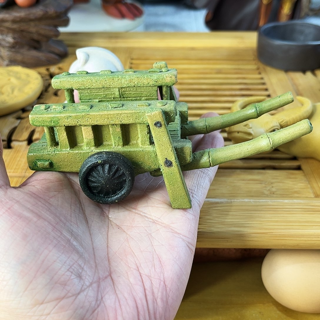紫砂茶宠手拉车茶宠摆件