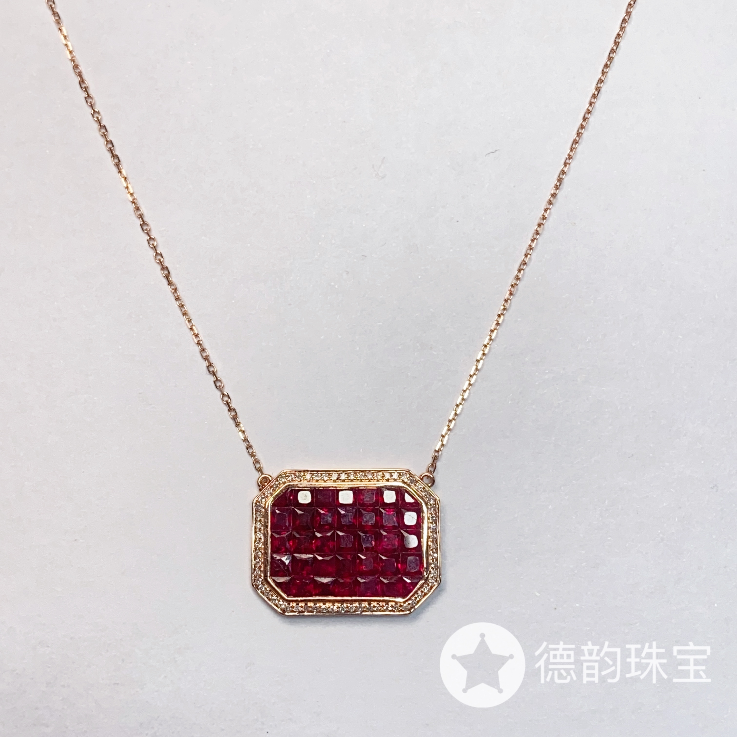 18K金镶嵌红宝石项链