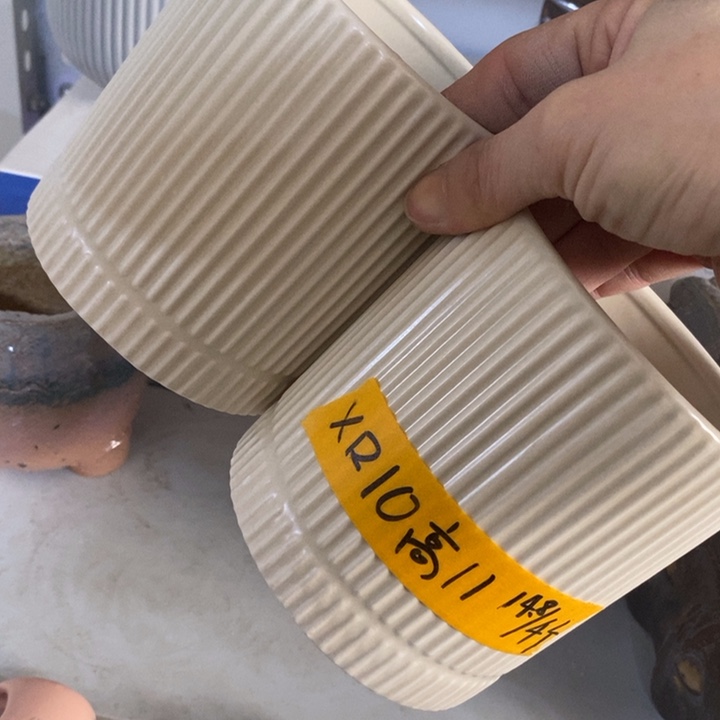 陶盆有孔 瑕疵针孔漏釉介意勿拍外口 10外高11