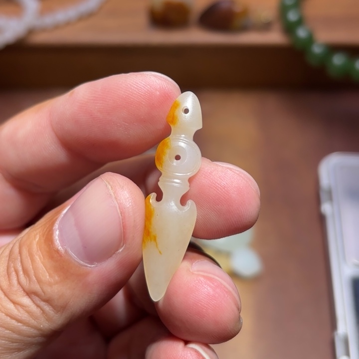 和田玉未镶嵌颈饰