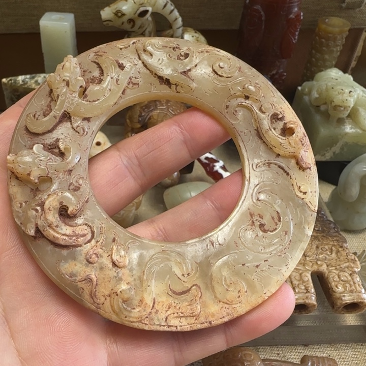 半***欢和田玉未镶嵌颈饰