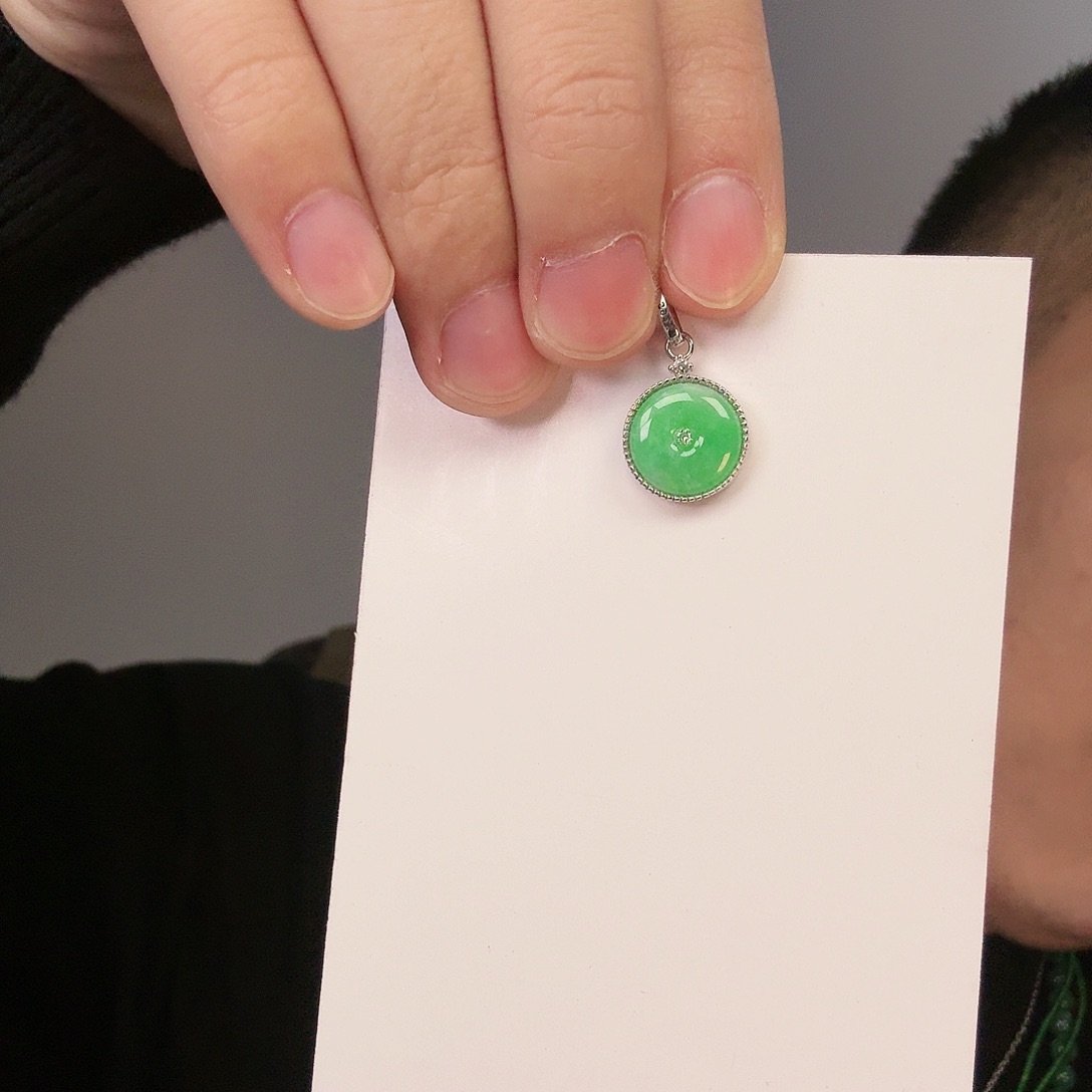 翡翠颈饰银S925镶嵌一件