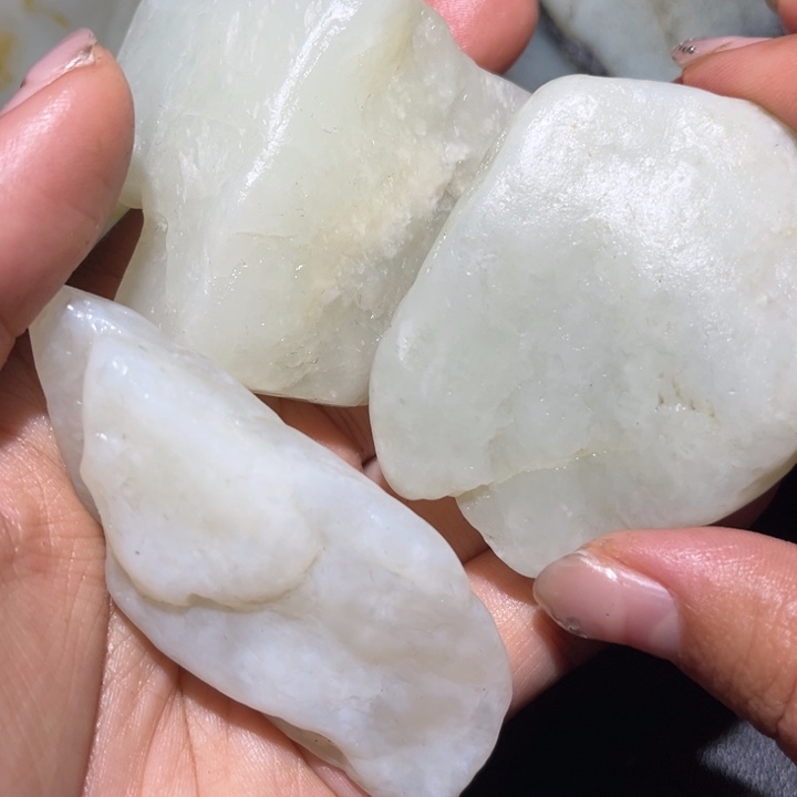 和田玉未镶嵌珠宝奇石