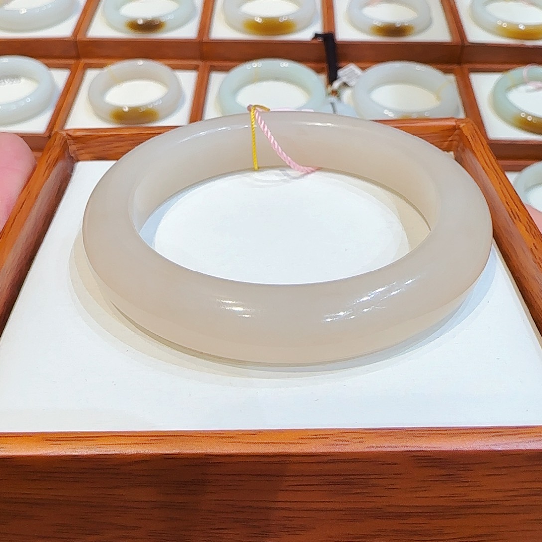 和田玉手镯未镶嵌青海浓藕粉54 55 56