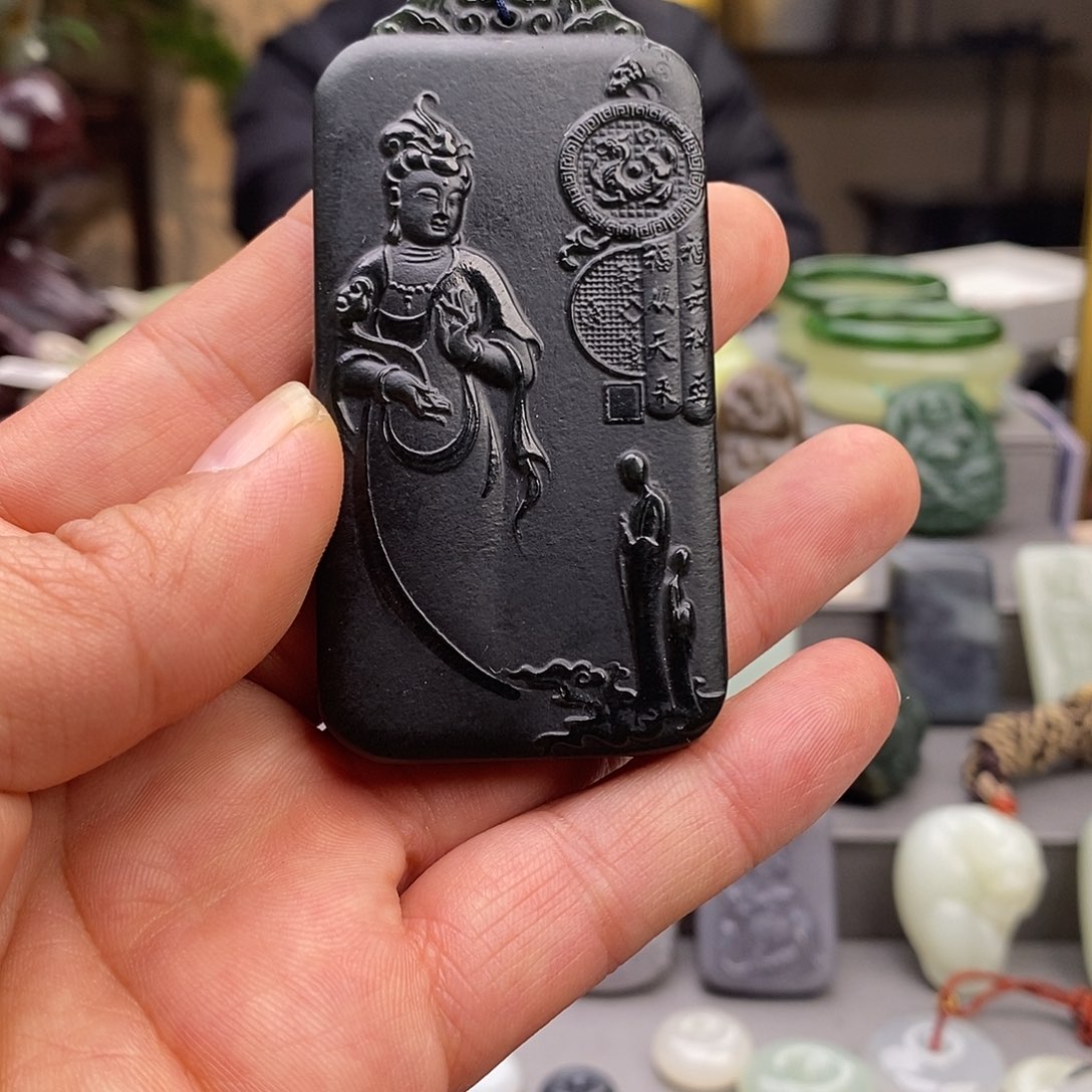 美****和田玉未镶嵌颈饰