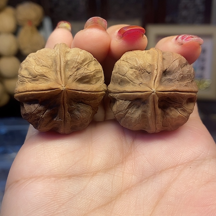 吊坠文玩核桃3七彩四棱有沙眼微瑕