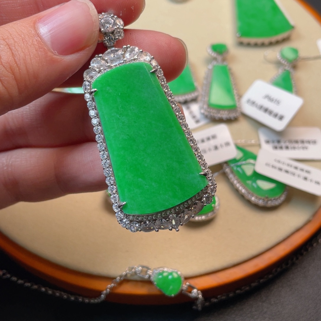 翡翠吊坠(不含链)银S925镶嵌
