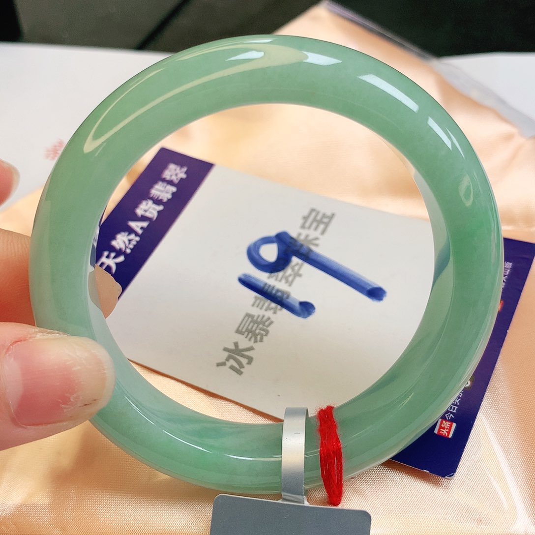 翡翠手镯未镶嵌缅甸天然a货翡翠