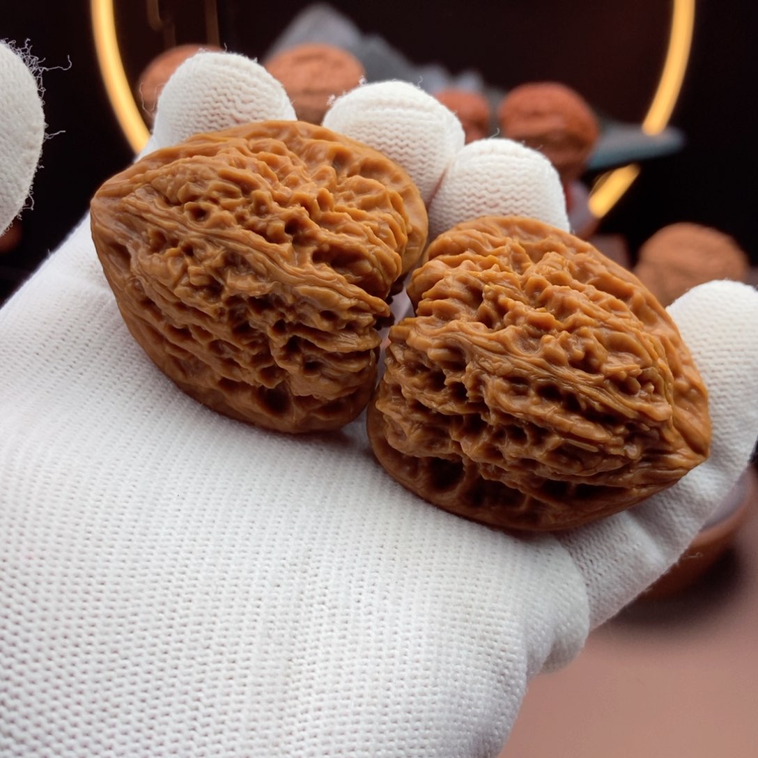 文玩核桃把件三角高炮拉丝39.5.41克回血