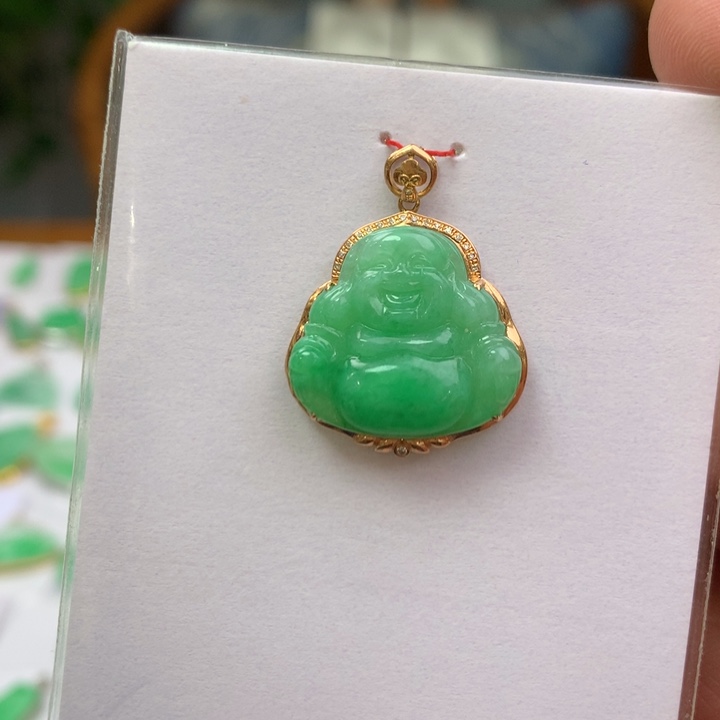 翡翠颈饰18K金镶嵌翡翠