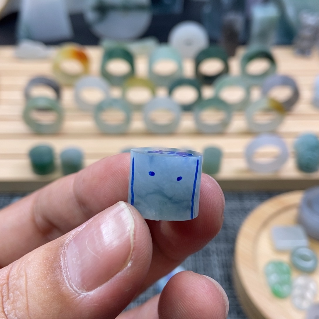 定制翡翠未镶嵌莓**行璟一珠宝翡翠定制