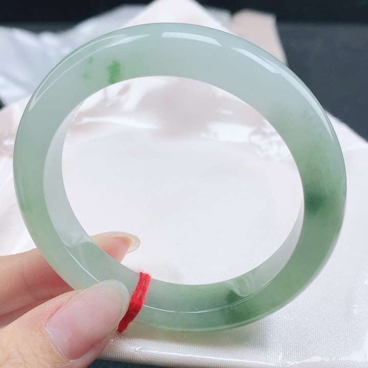翡翠未镶嵌手镯缅甸55.5冰绿渐变飘绿花正圈