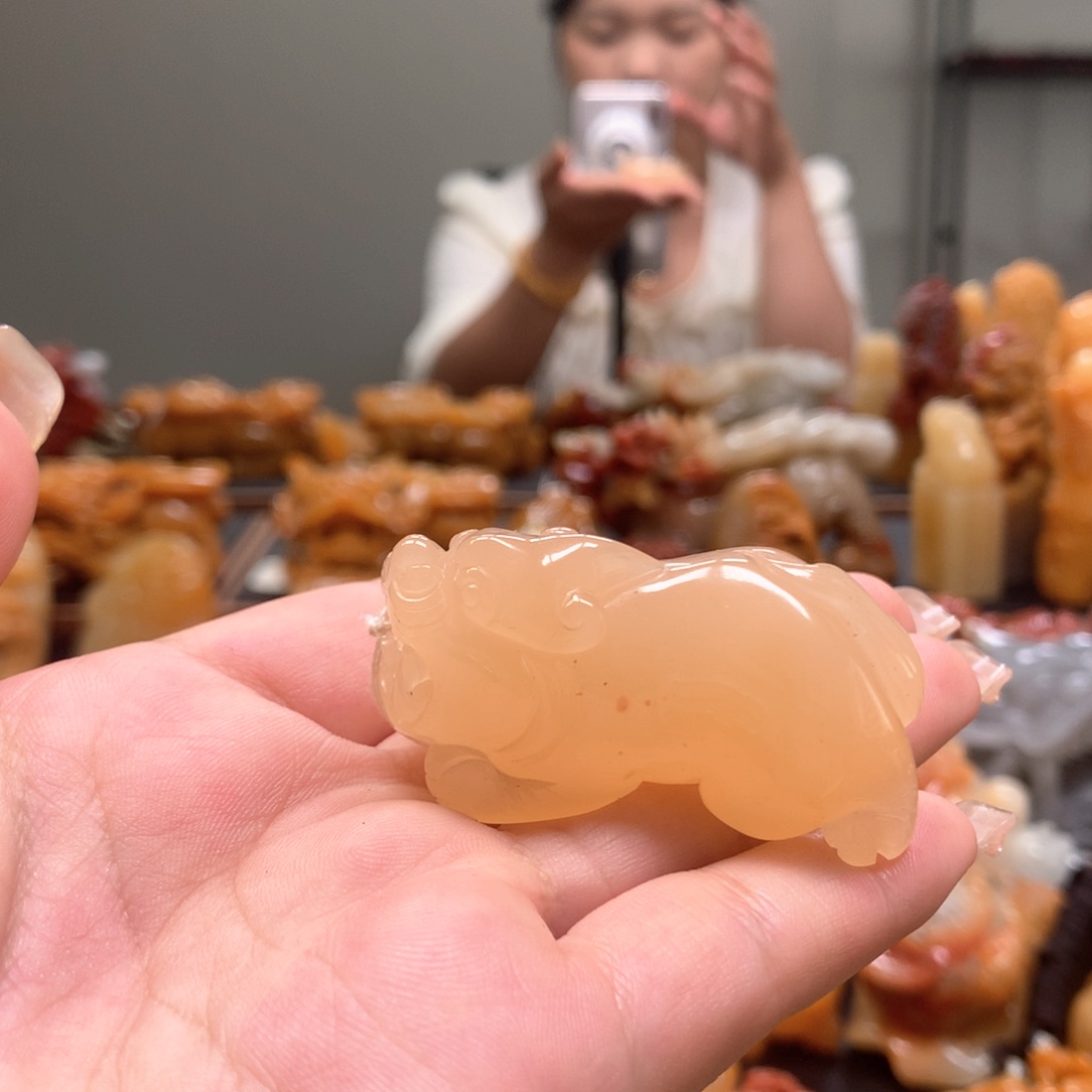 石英质玉（黄龙玉）未镶嵌挂件